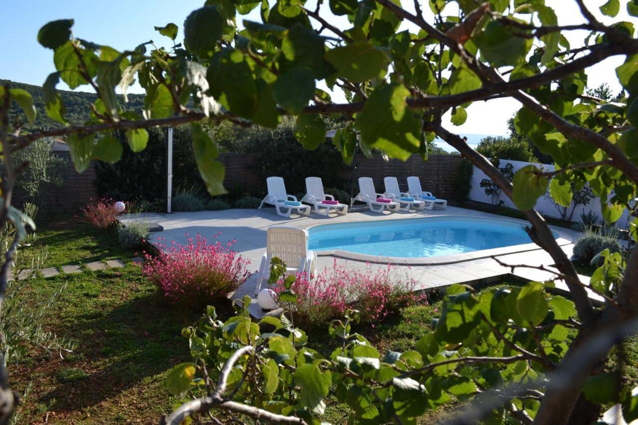 Holiday Home On Dugi Otok - Otok Brbinj Ngoại thất bức ảnh
