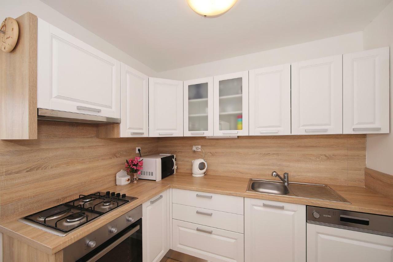Holiday Home On Dugi Otok - Otok Brbinj Ngoại thất bức ảnh