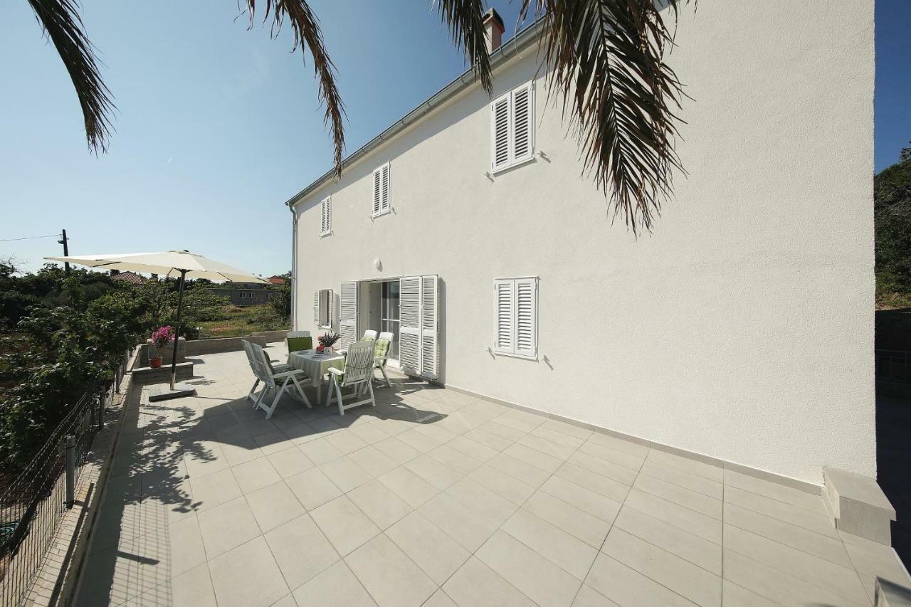 Holiday Home On Dugi Otok - Otok Brbinj Ngoại thất bức ảnh