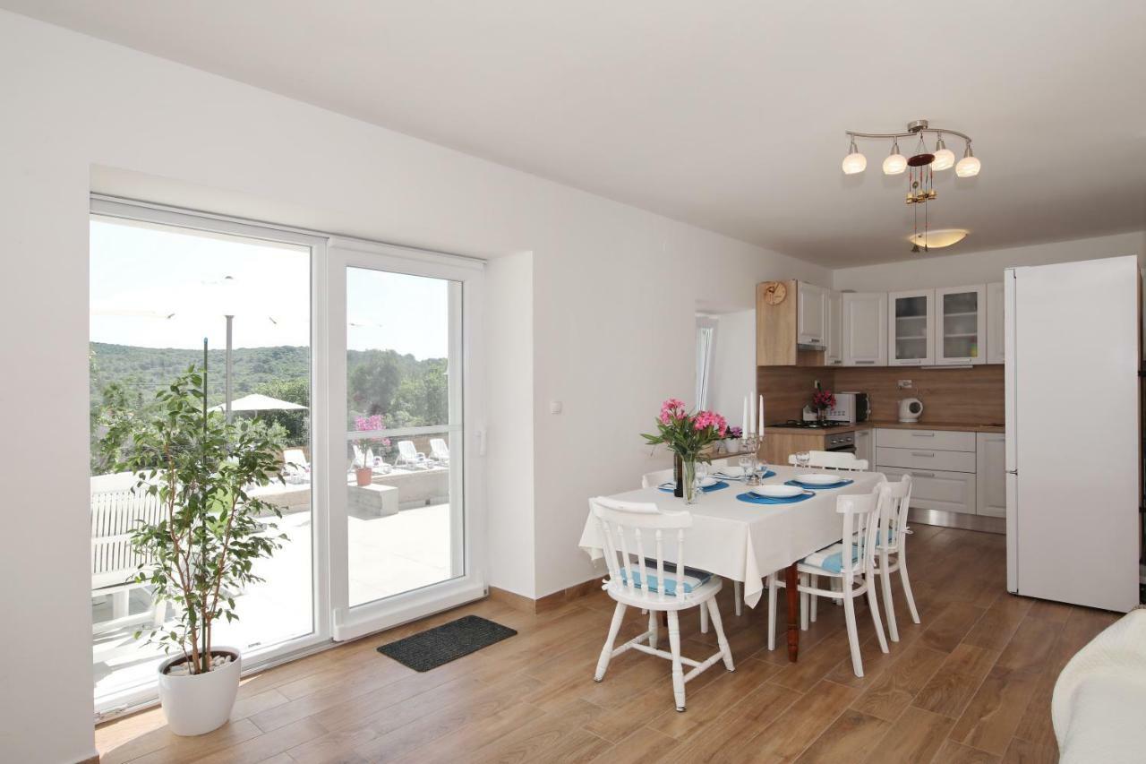 Holiday Home On Dugi Otok - Otok Brbinj Ngoại thất bức ảnh