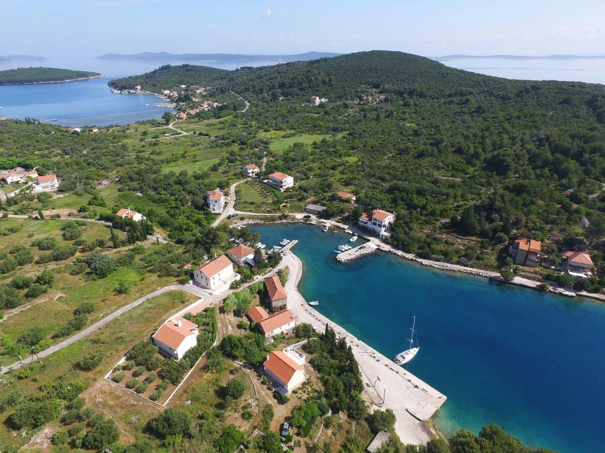 Holiday Home On Dugi Otok - Otok Brbinj Ngoại thất bức ảnh