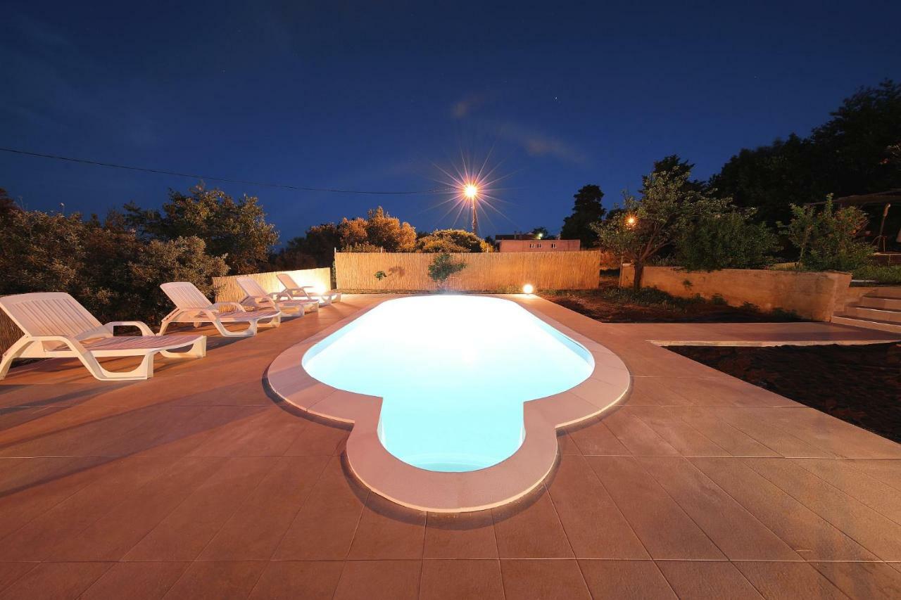 Holiday Home On Dugi Otok - Otok Brbinj Ngoại thất bức ảnh