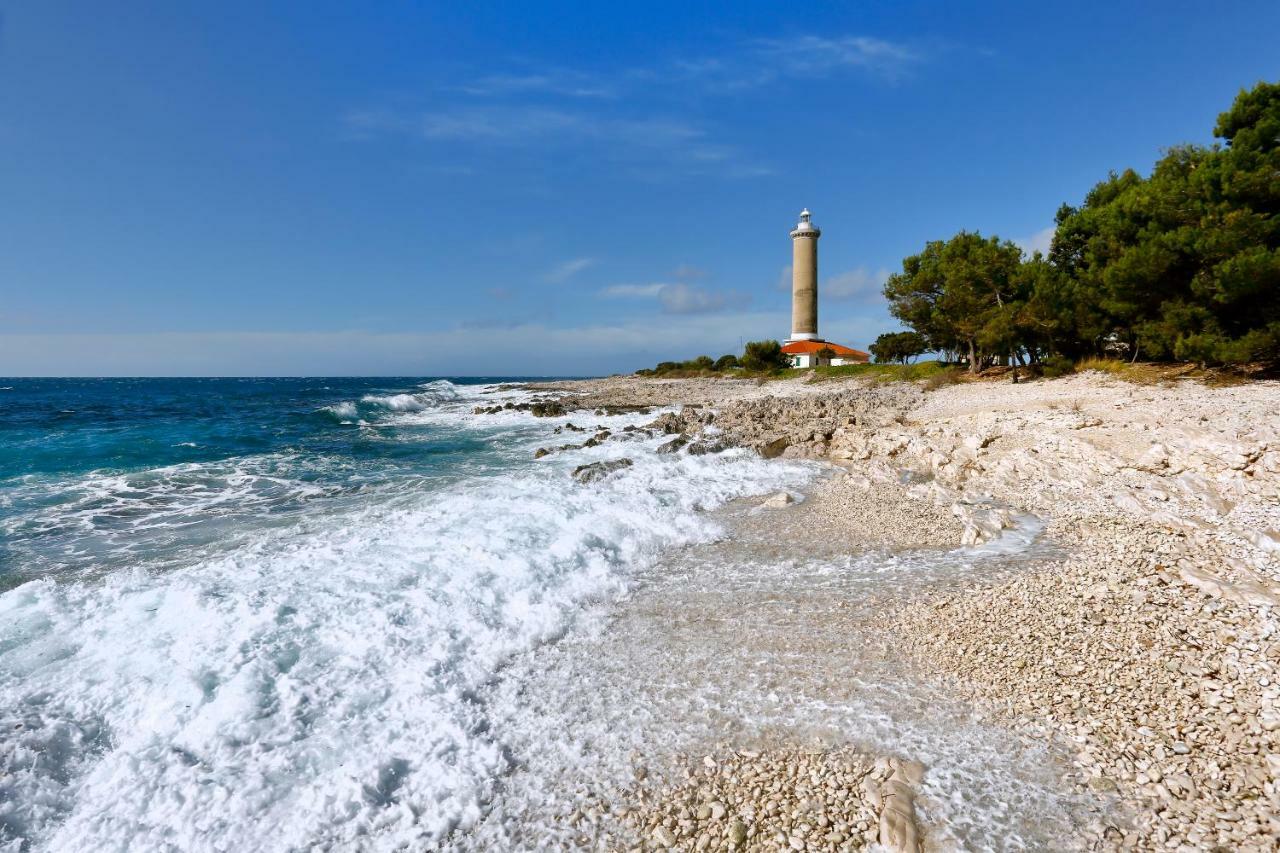 Holiday Home On Dugi Otok - Otok Brbinj Ngoại thất bức ảnh