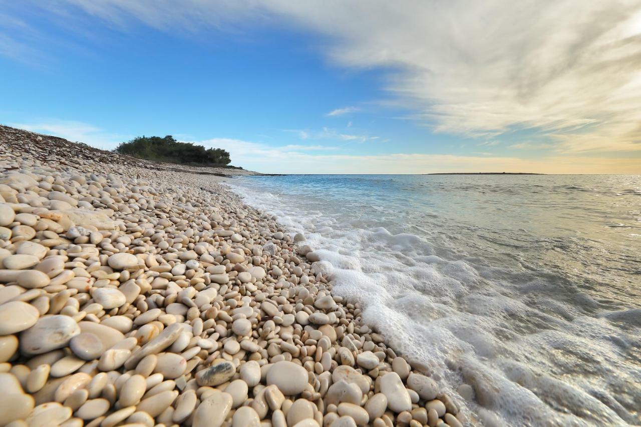 Holiday Home On Dugi Otok - Otok Brbinj Ngoại thất bức ảnh